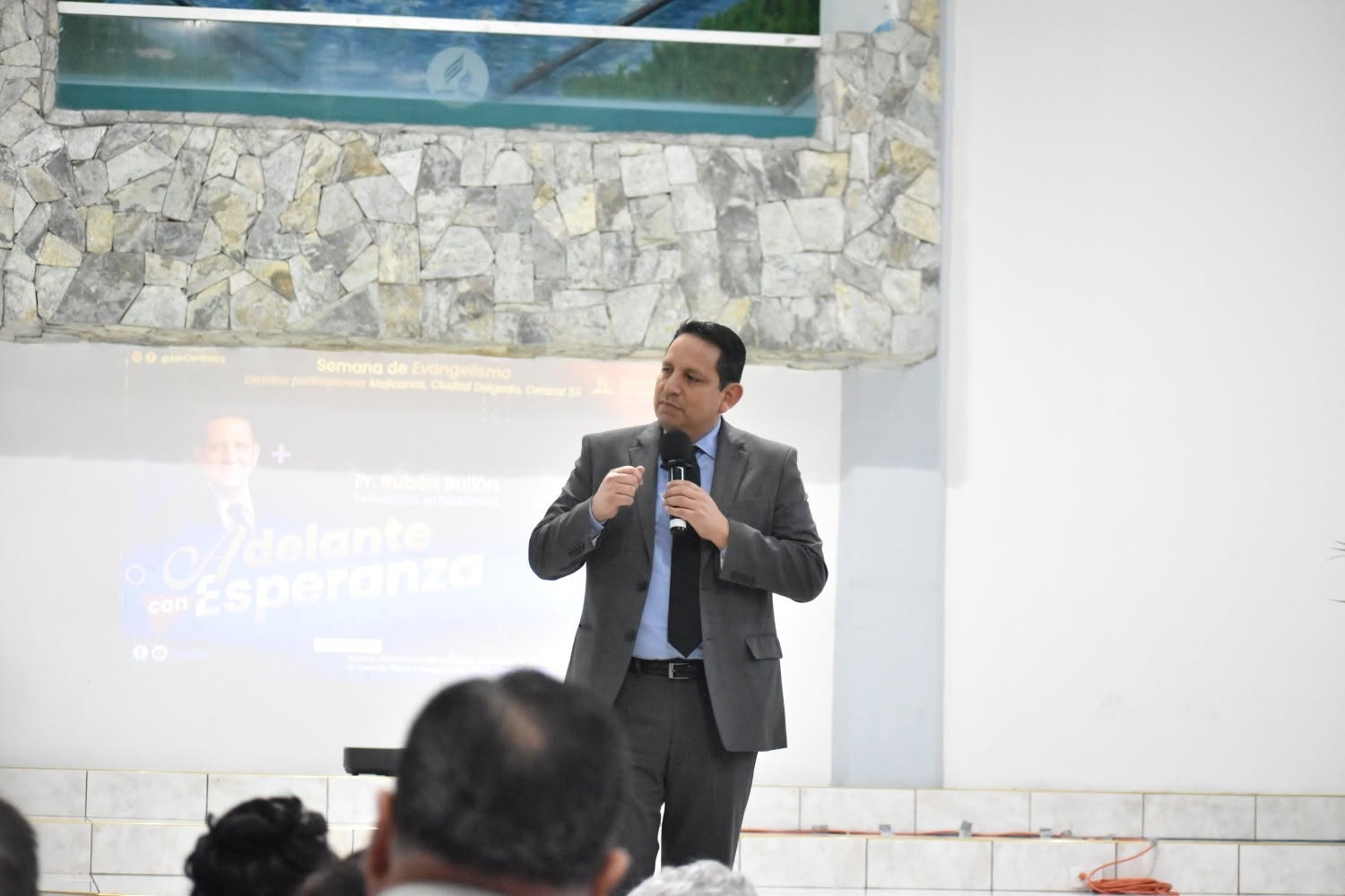 Campaña Adelante con Esperanza